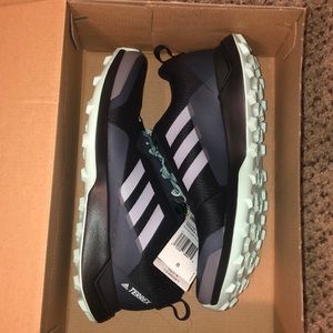 Adidas women’s 8 terrex CMTK